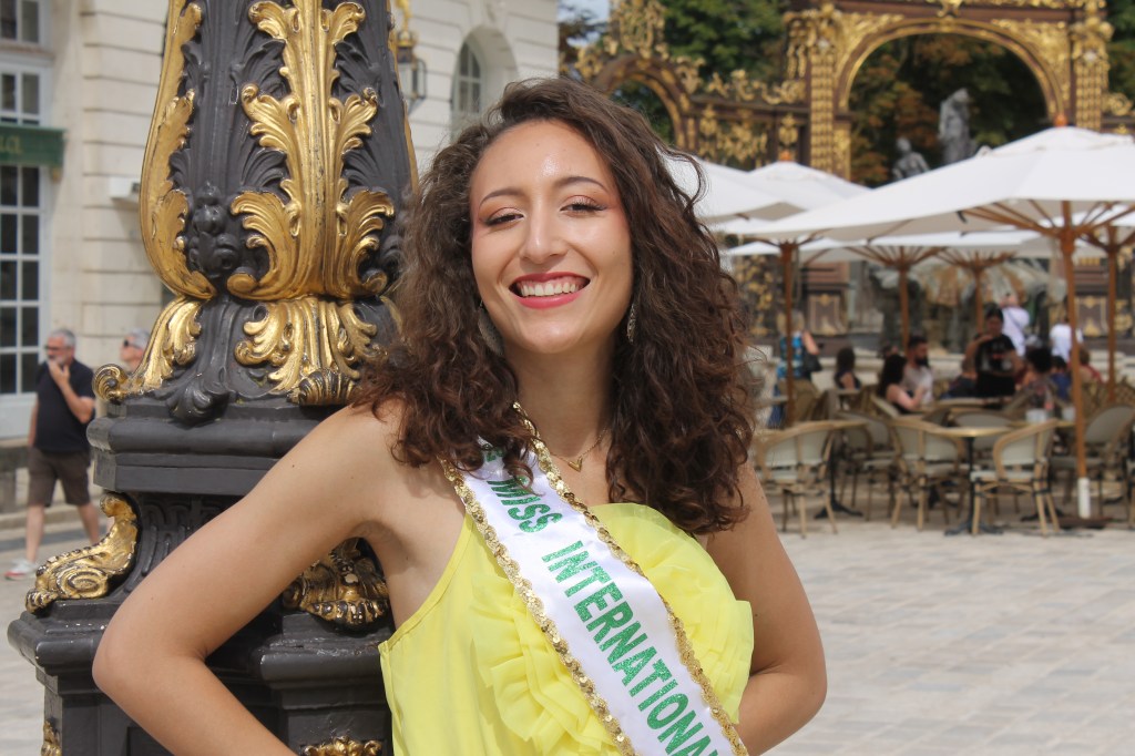 Deux mois après son couronnement et la vague de harcèlement qu’elle a subi, Léna Vairac, Miss International France 2026, va « beaucoup mieux »